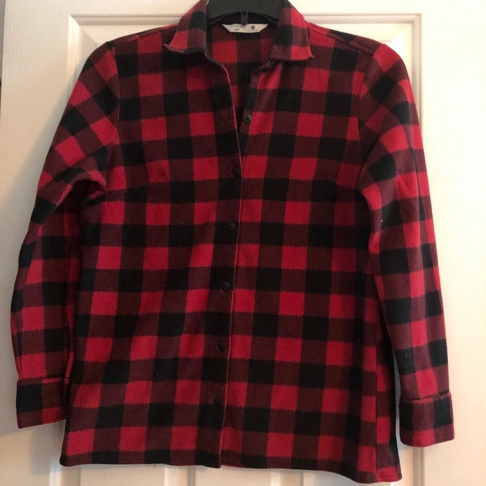 Size small women’s flannel shirt